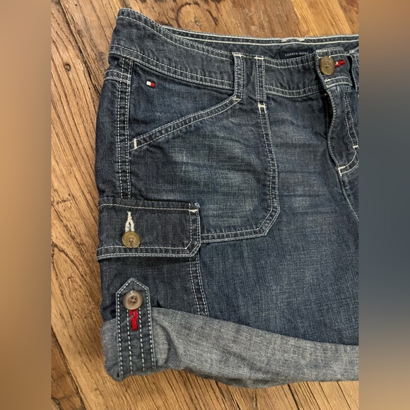 Tommy Hilfiger denim shorts 8 ladies cargo style super cute LIKE NEW - Picture 4 of 10